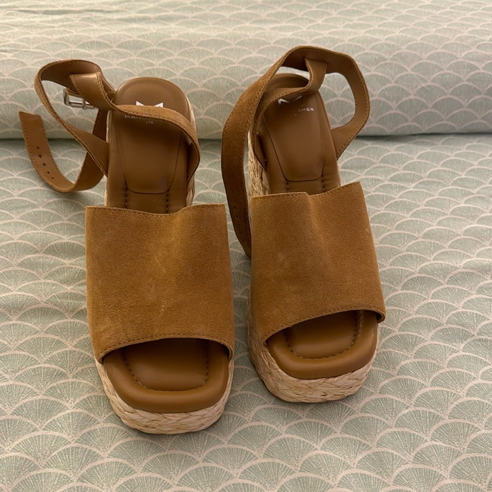 Tan suede Wedges